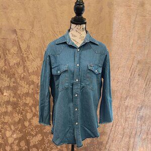Wrangler Frayed Style Shirt, Size 18G, Gently Used